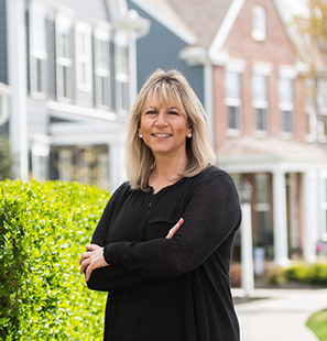 Donna H - Neighborhood Sales Manager for Charter Homes - Central, PA