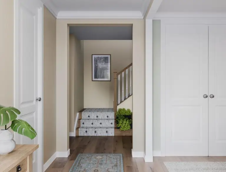 T3010-Entry-Interior