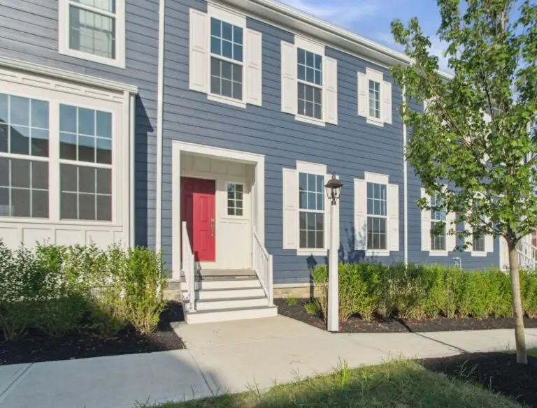 4004 Windsfield Way-T2510 10-01