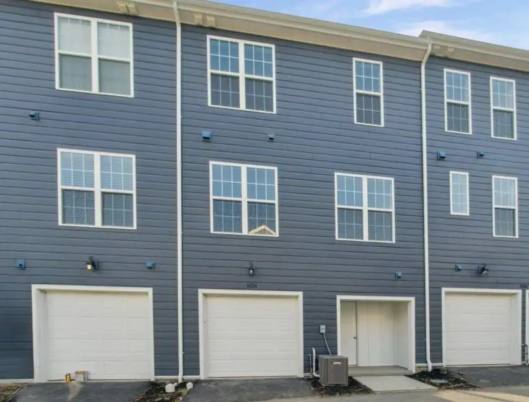 4004 Windsfield Way-T2510 10-03