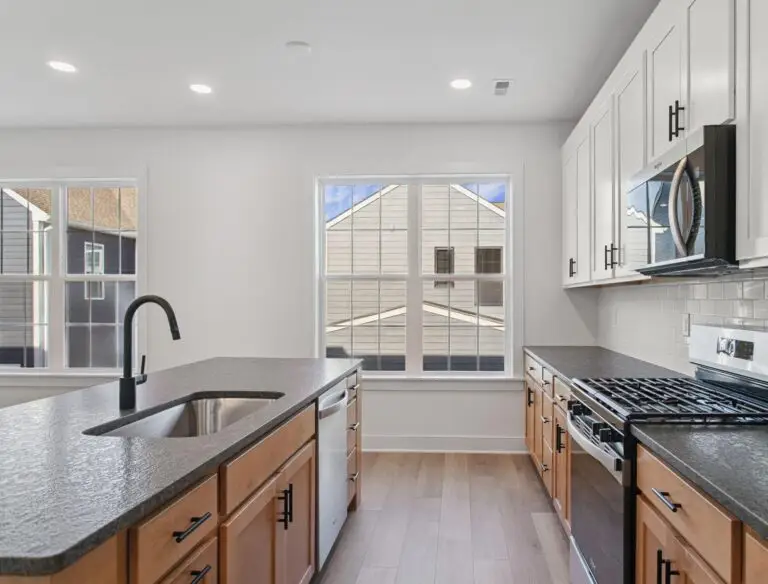 4004 Windsfield Way-T2510 10-21