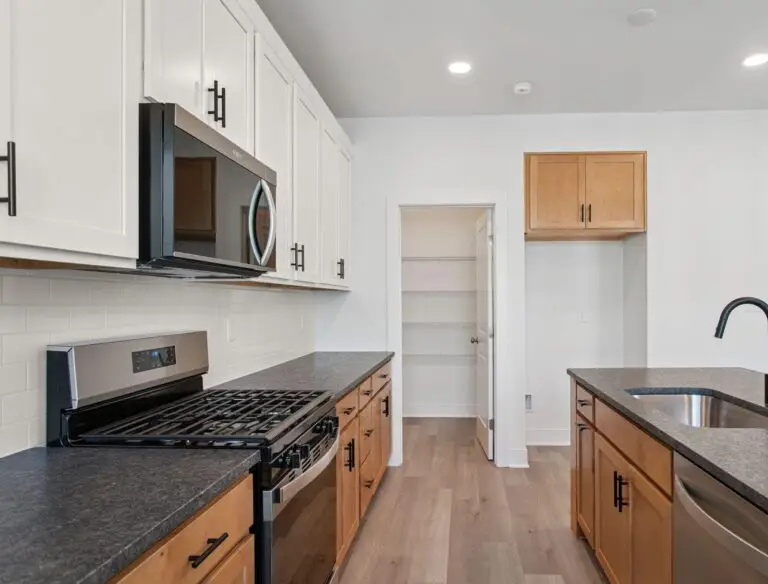 4004 Windsfield Way-T2510 10-22