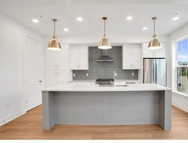 126 Main St-T2210 48.41.1 C - 14