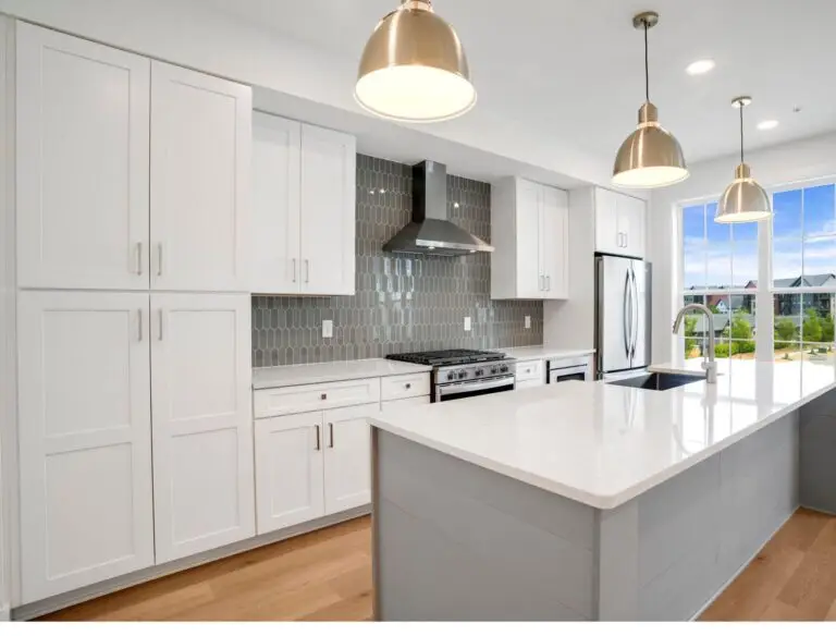 126 Main St-T2210 48.41.1 C - 16