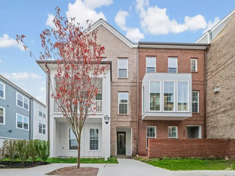 207 Oliver Way - T2010 48.32.3 -01