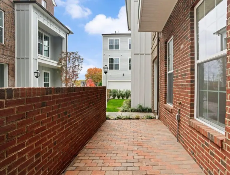 207 Oliver Way - T2010 48.32.3 -05