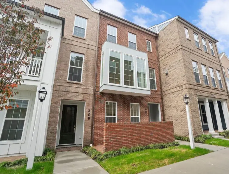 207 Oliver Way - T2010 48.32.3 -07