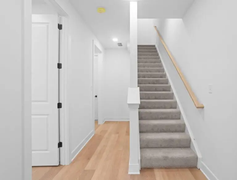 207 Oliver Way - T2010 48.32.3 -09