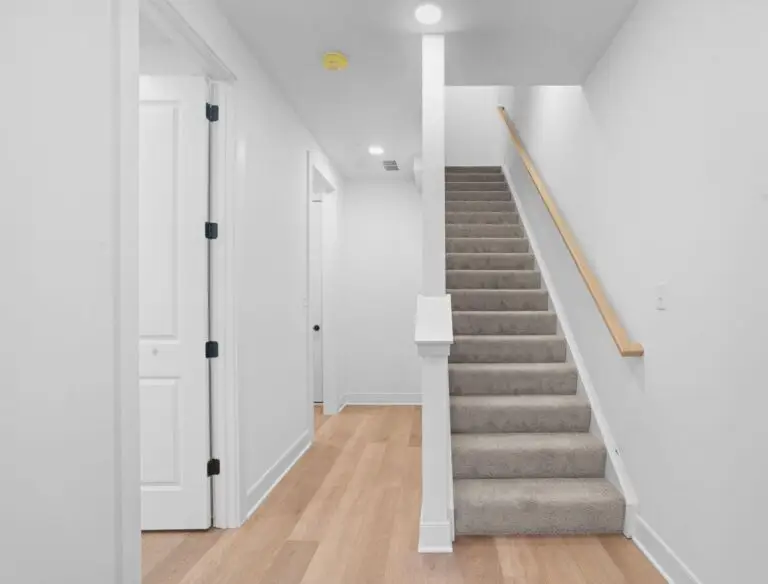 207 Oliver Way - T2010 48.32.3 -10