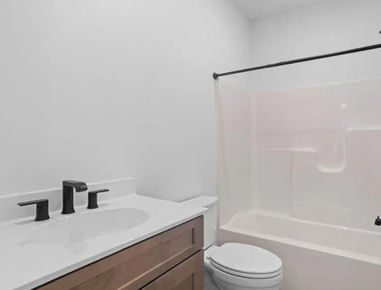 207 Oliver Way - T2010 48.32.3 -13