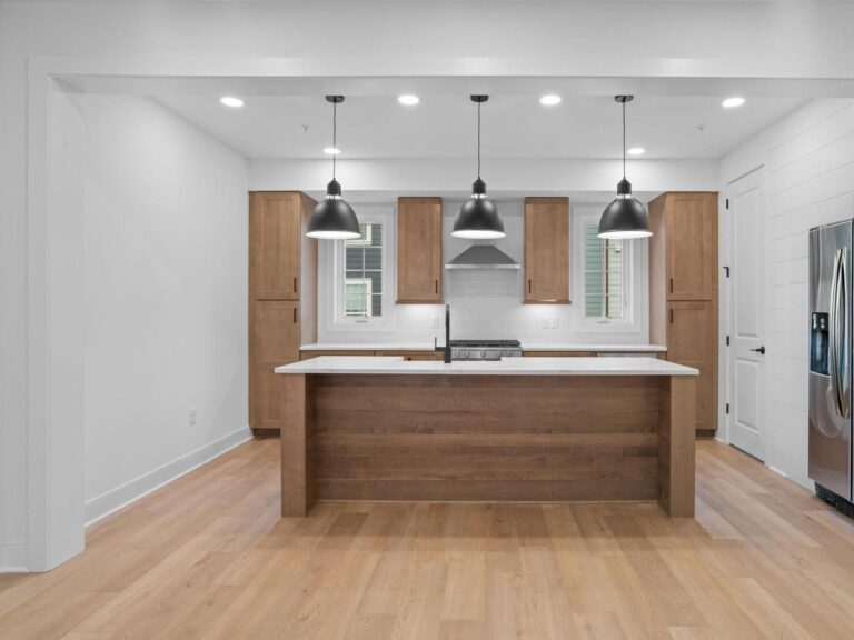 207 Oliver Way - T2010 48.32.3 -15