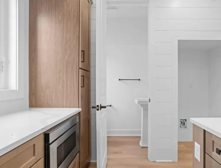 207 Oliver Way - T2010 48.32.3 -36