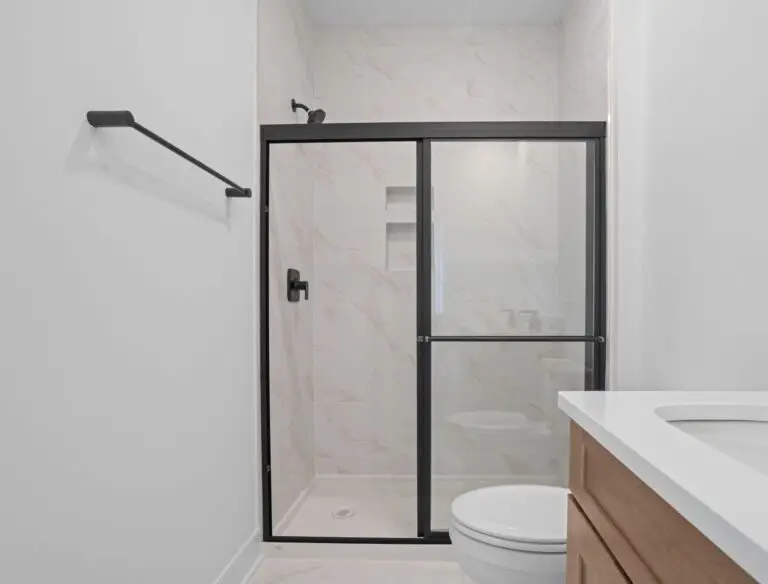 207 Oliver Way - T2010 48.32.3 -49