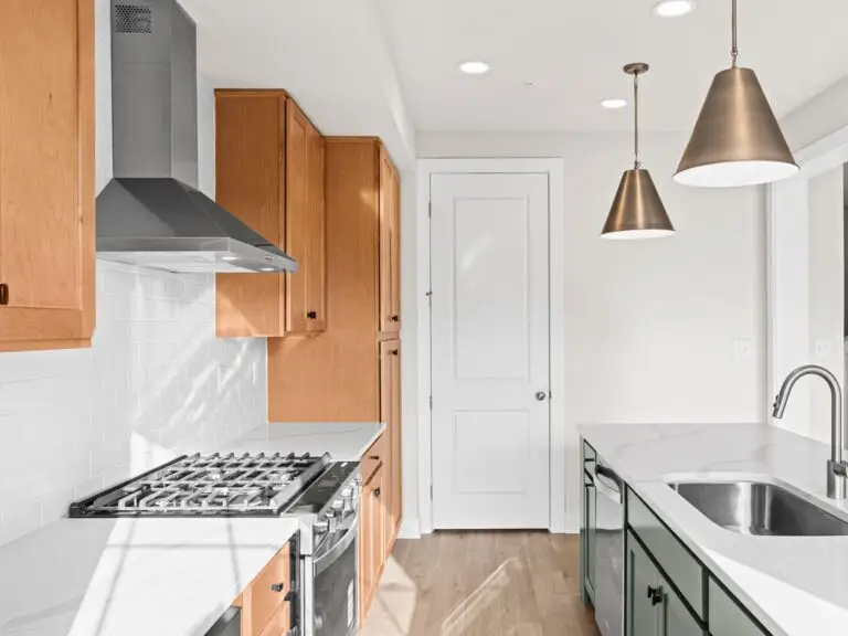 1 Sage ST - T2210-40121E -08