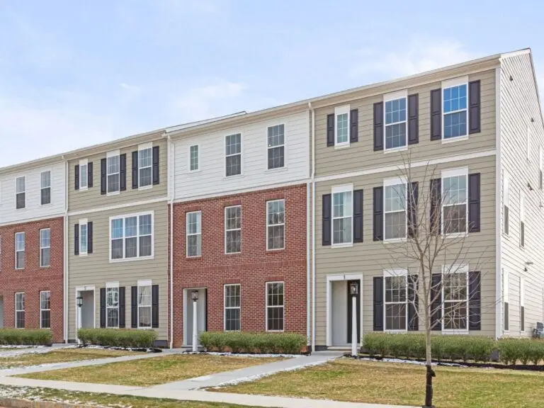 3 Sage St -T2210 40221-01