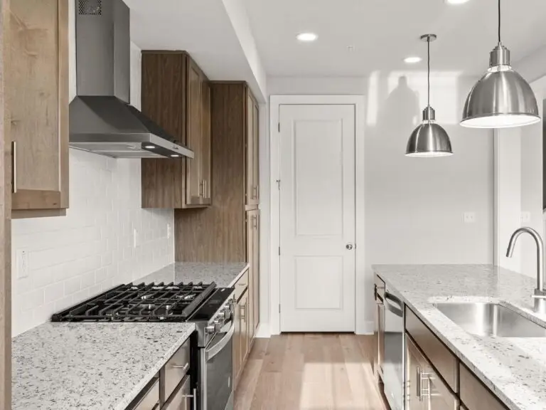 3 Sage St -T2210 40221-10