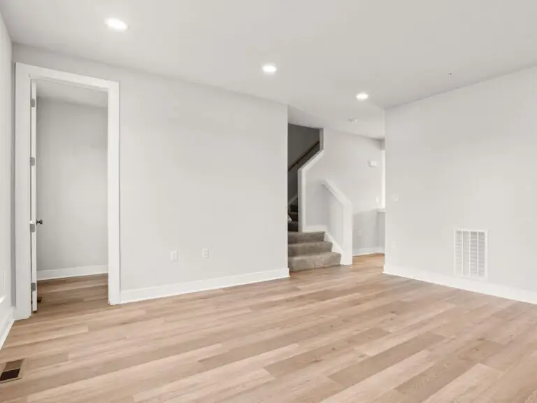 3 Sage St -T2210 40221-15