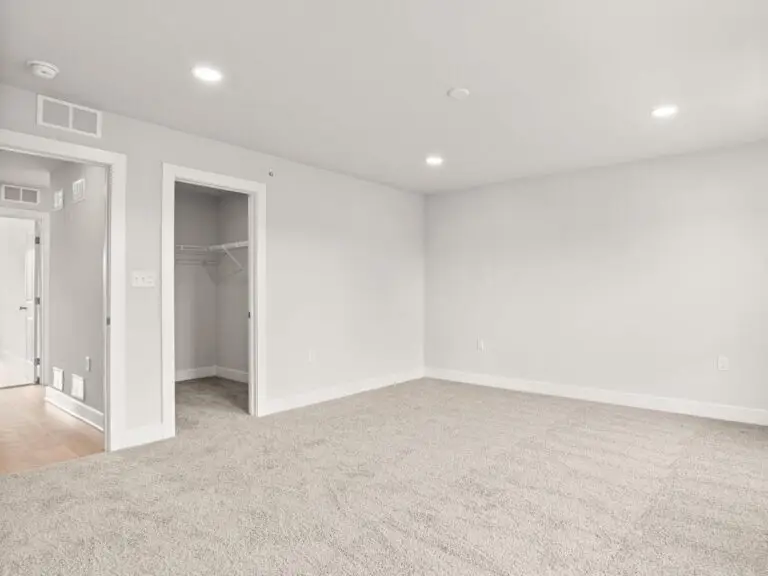 3 Sage St -T2210 40221-23