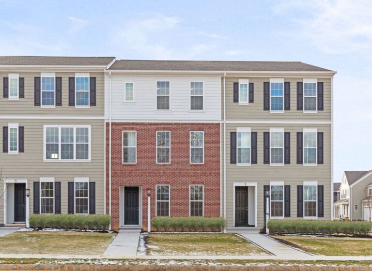 3 Sage St -T2210 40221-00