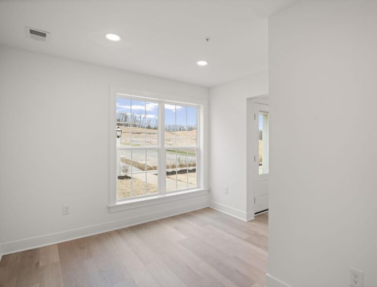 325 Palisade Way-T2250 36-12-1-09–2603