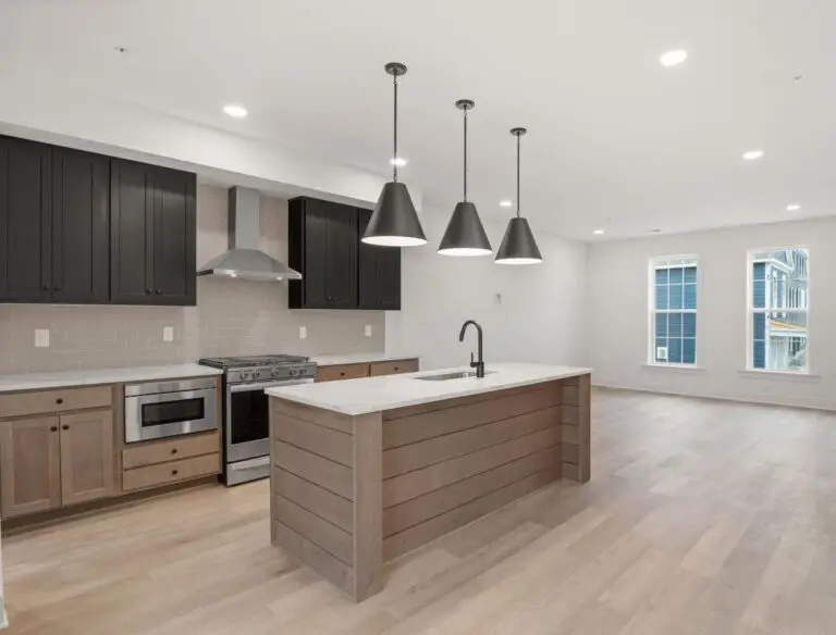 325 Palisade Way-T2250 36-12-1-16–2603