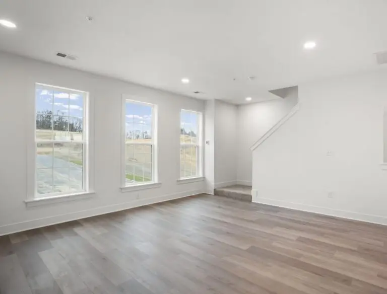 325 Palisade Way-T2250 36-12-1-33–2603