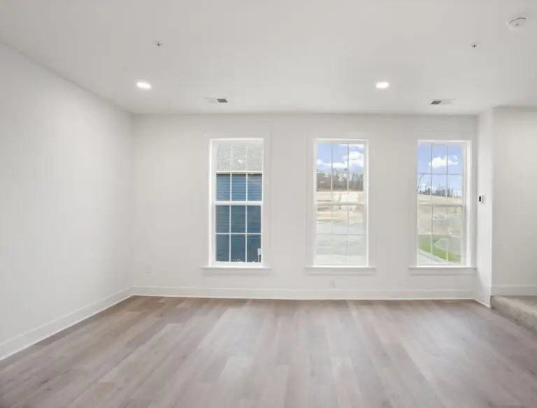 325 Palisade Way-T2250 36-12-1-37–2603