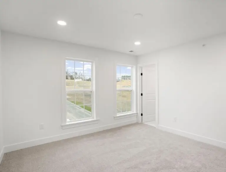 325 Palisade Way-T2250 36-12-1-53–2603