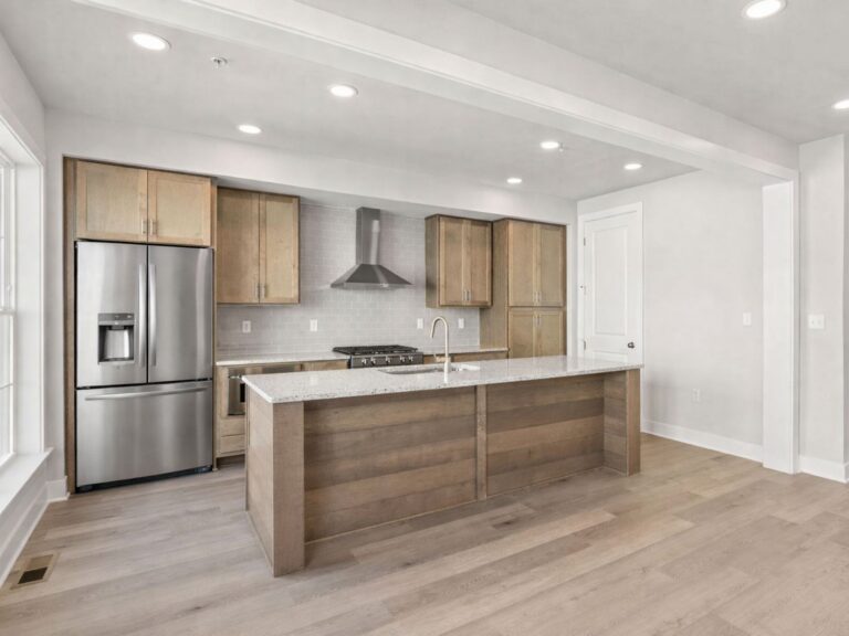 Modern kitchen with oak finishes