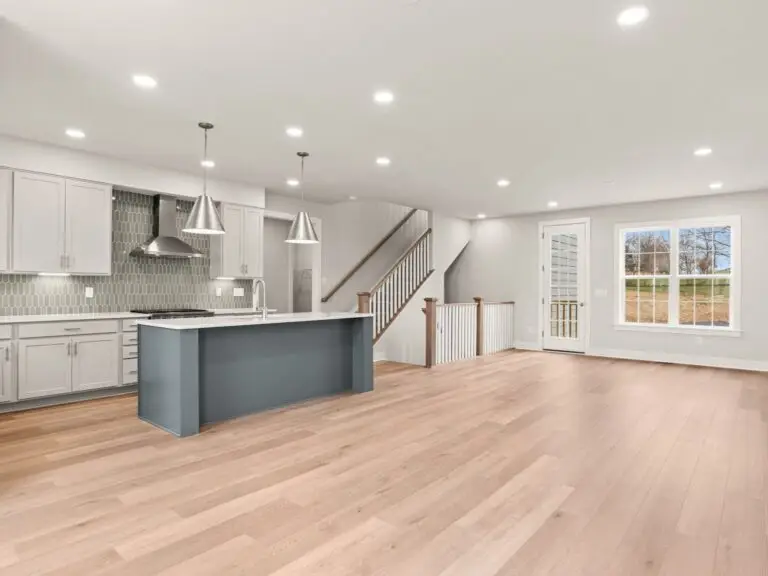 3107 Overlook Dr-Bromley 30-11–2604