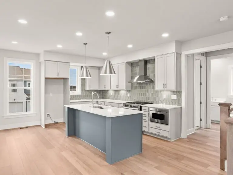 3107 Overlook Dr-Bromley 30-15–2604