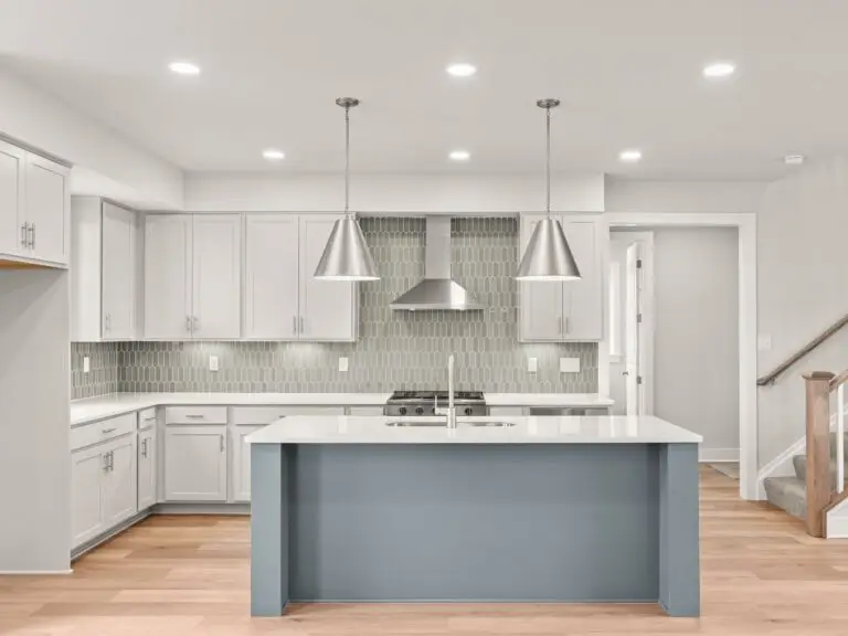 3107 Overlook Dr-Bromley 30-16–2604
