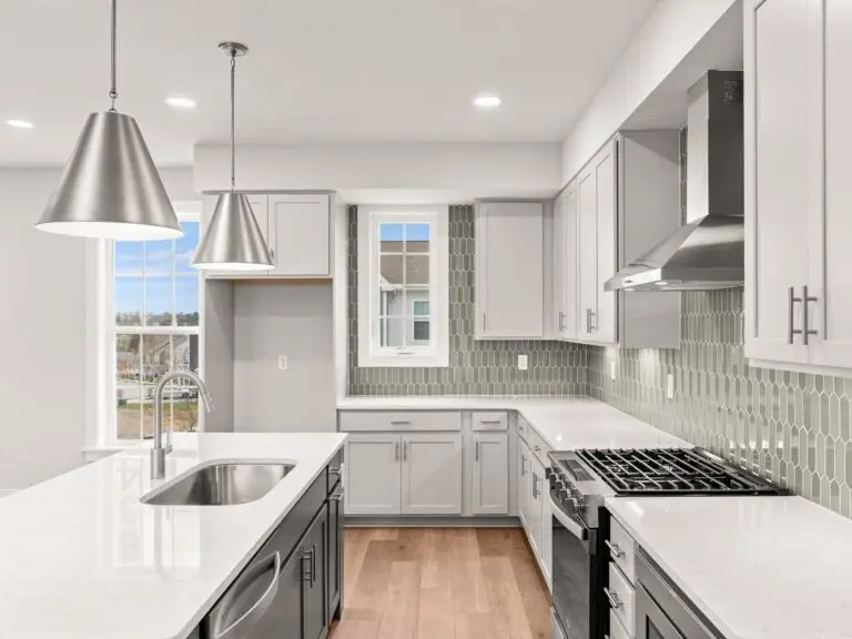 3107 Overlook Dr-Bromley 30-18–2604