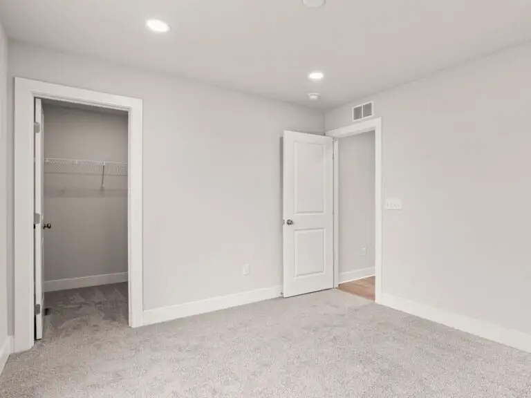 3107 Overlook Dr-Bromley 30-23–2604