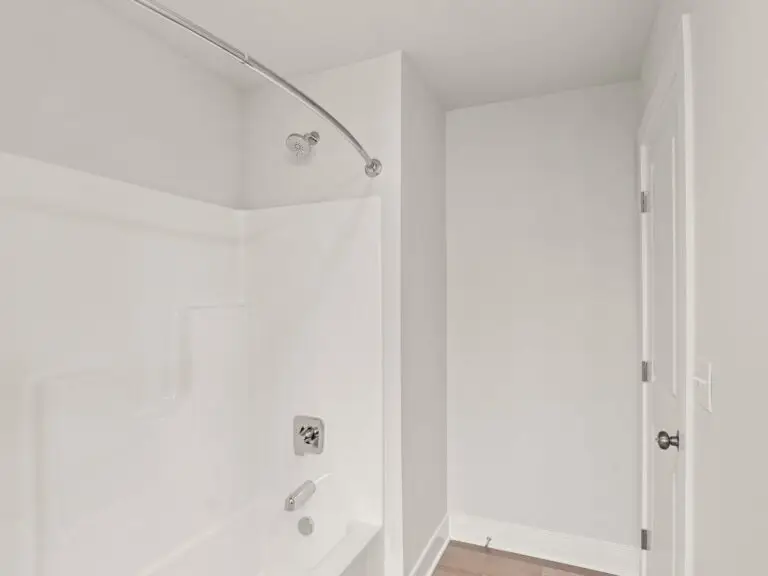 3107 Overlook Dr-Bromley 30-28–2604