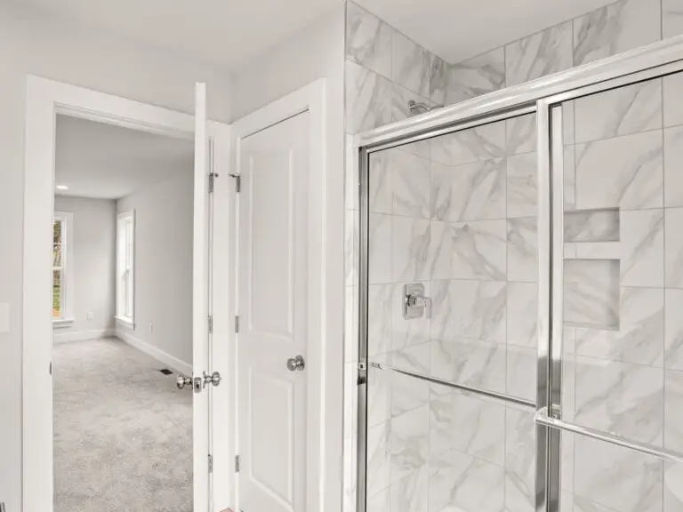 3107 Overlook Dr-Bromley 30-37–2604