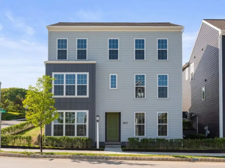 3107 Overlook Dr-Bromley 30-44–2605