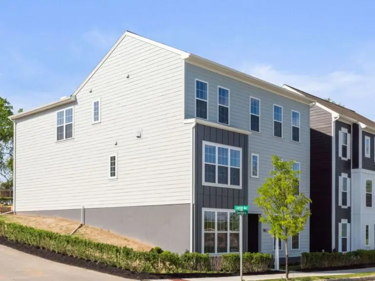 3107 Overlook Dr-Bromley 30-45–2605