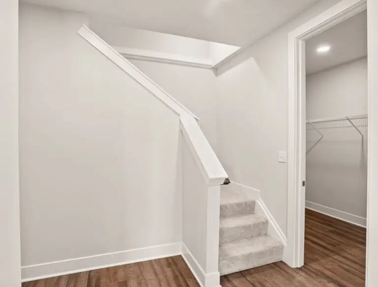 3119 Overlook Dr-Helston 30-01