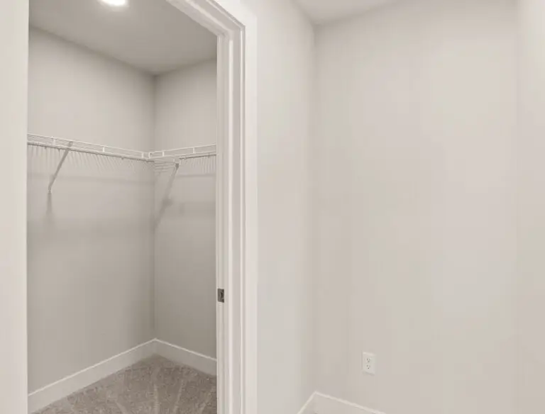 3119 Overlook Dr-Helston 30-20