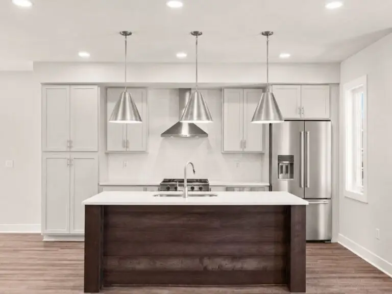 3119 Overlook Dr-Helston 30-45