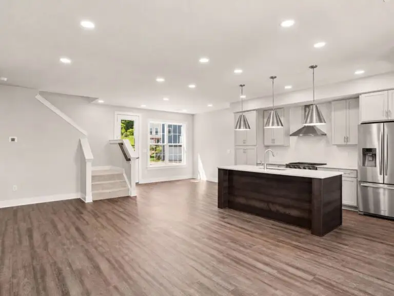 3119 Overlook Dr-Helston 30-47