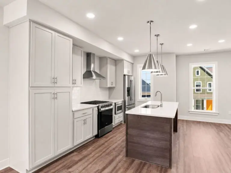3119 Overlook Dr-Helston 30-48