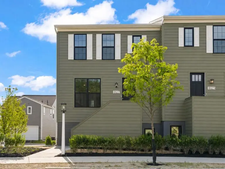 4127 Ridgeview Ave-T2250 42 12 1E-23