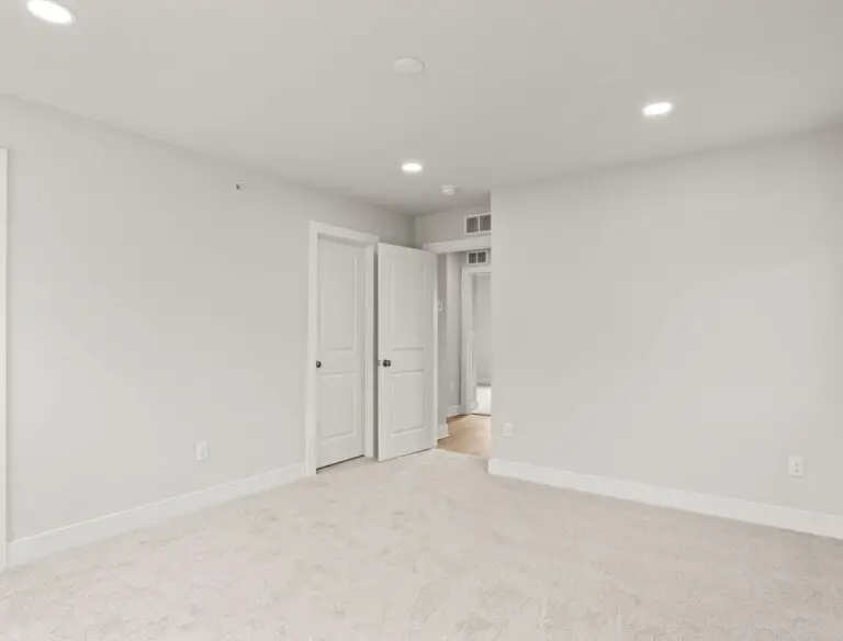1119 James St-T2251 36 12 1E-25
