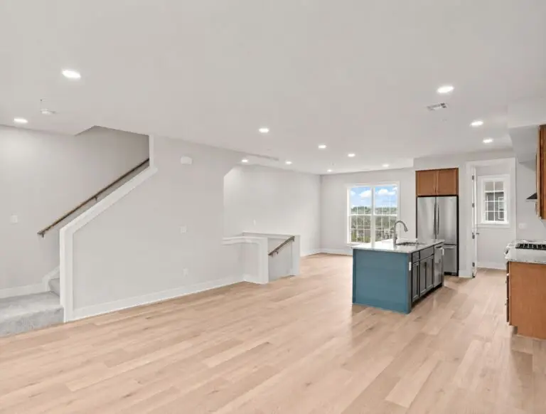 1119 James St-T2251 36 12 1E-32