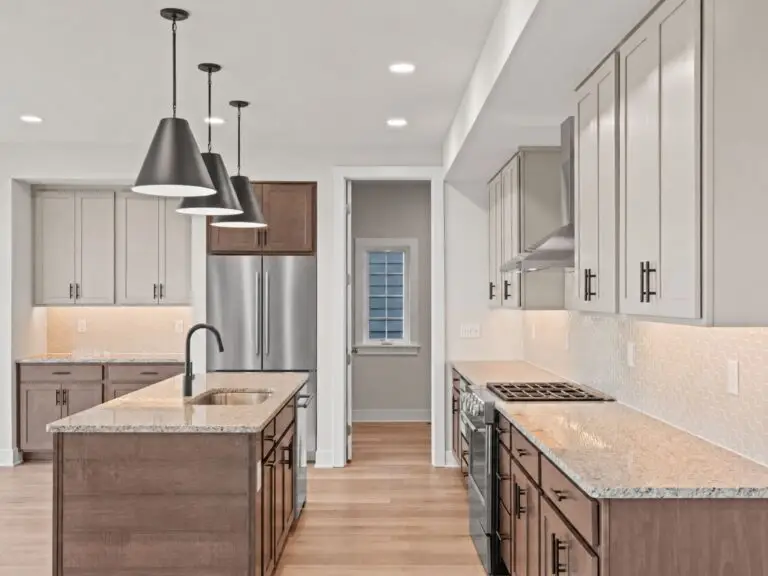 3112 Overlook Dr- Elgin 10-40