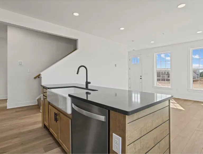 703 Bower St- T3020 48 12 1E-15