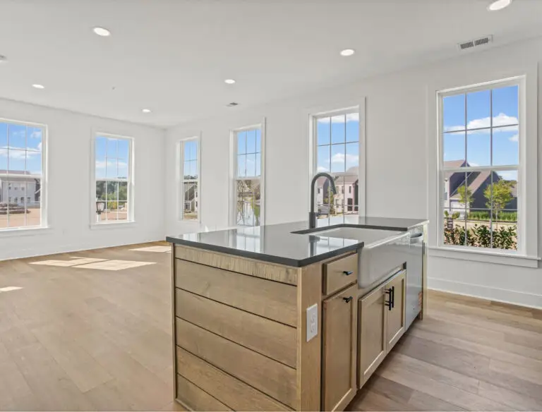 703 Bower St- T3020 48 12 1E-16