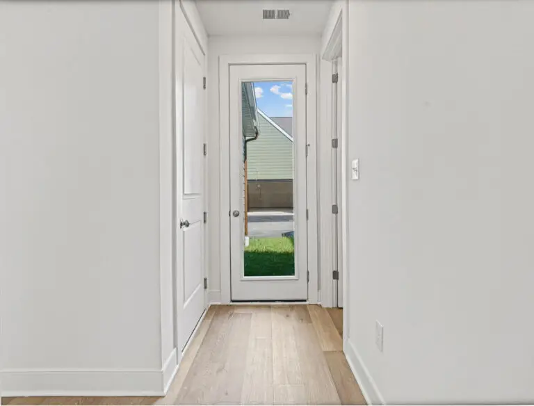 703 Bower St- T3020 48 12 1E-25